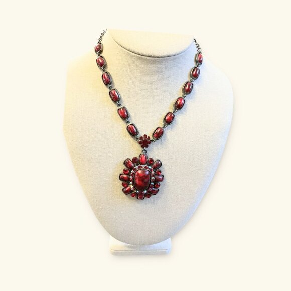 Vintage Inspired Red Stone Cluster Pendant Necklace Antique Silver Chain - Picture 7 of 7
